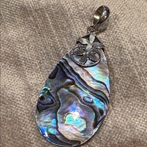 925 Sterling Silver Flower Design Pendant Abalone NWTS